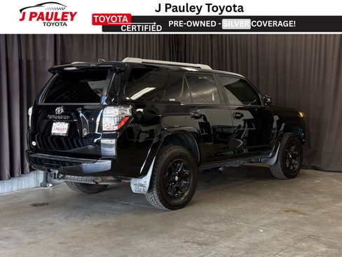 Certified 2017 Toyota 4Runner SR5 AWD/4WD image 3