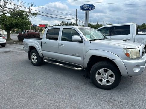 Used 2010 Toyota Tacoma 4x4 Double Cab image 1
