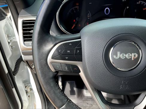 Used 2019 Jeep Grand Cherokee Altitude image 23