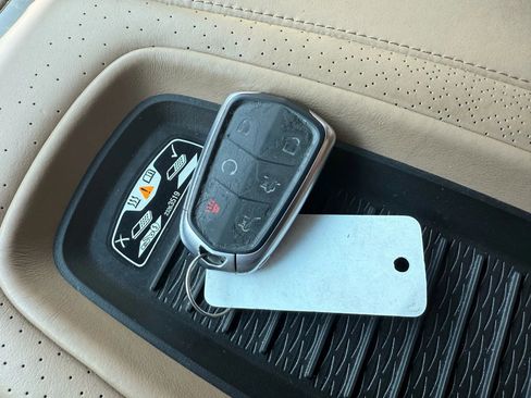 Used 2019 Cadillac Escalade Platinum image 12