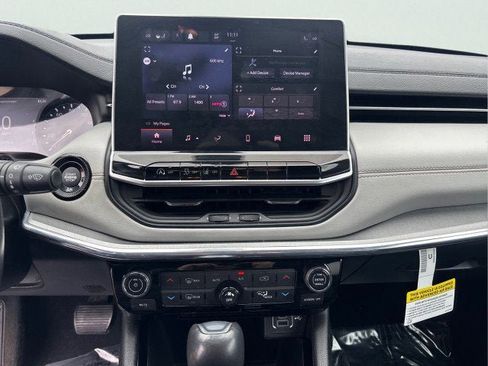 Used 2022 Jeep Compass Limited image 13