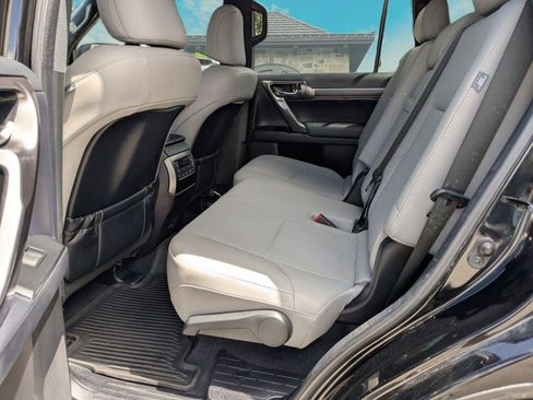 Certified 2023 Lexus GX 460 w/ Black Line Special Edition AWD/4WD image 18