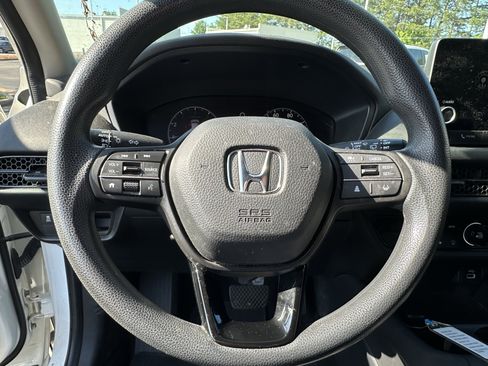 Used 2023 Honda HR-V LX image 6