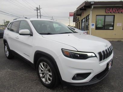 Used 2019 Jeep Cherokee Latitude w/ Popular Appearance Group