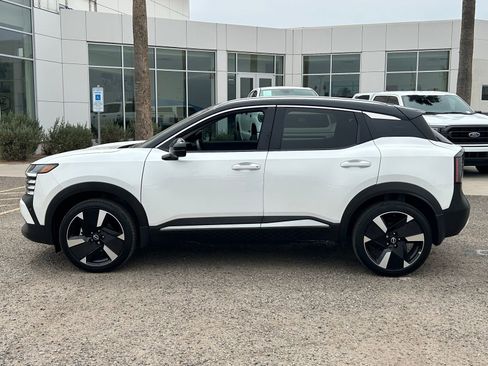 Used 2025 Nissan Kicks SR AWD/4WD image 8