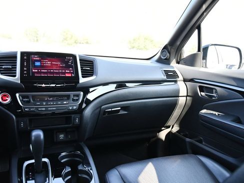 Used 2017 Honda Ridgeline Black Edition image 23