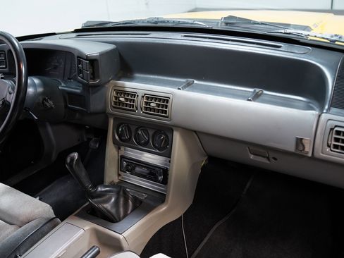 Used 1989 Ford Mustang LX image 39