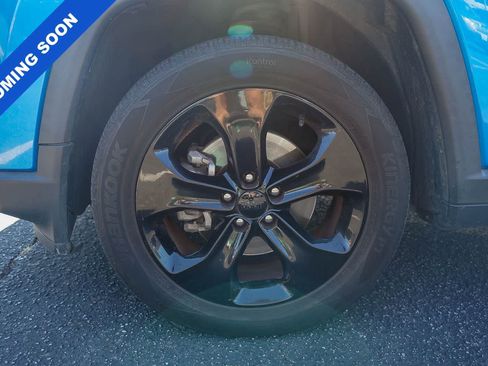 Used 2019 Jeep Compass Latitude FWD image 11