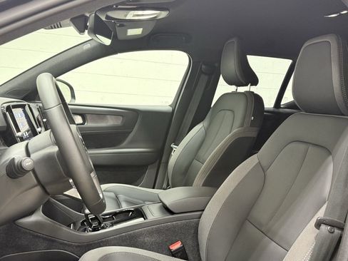 Used 2024 Volvo XC40 Recharge Core w/ Protection Package Premier image 26