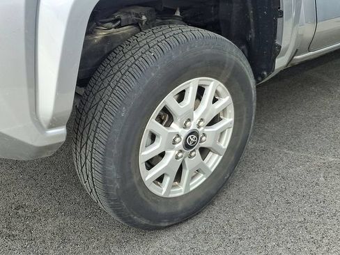 Used 2024 Toyota Tacoma SR5 AWD/4WD image 7