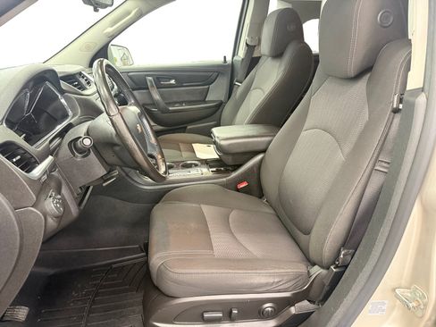 Used 2017 Chevrolet Traverse LT w/ Style and Technology Package AWD/4WD image 9