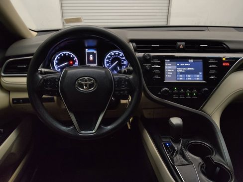 Used 2018 Toyota Camry LE FWD image 22