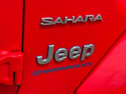 Certified 2023 Jeep Wrangler Unlimited Sahara AWD/4WD image 8