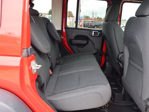 Used 2024 Jeep Wrangler Unlimited AWD/4WD image 11
