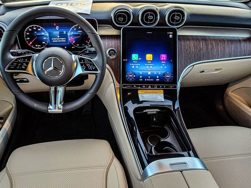 New 2025 Mercedes-Benz GLC 300 4MATIC image 11