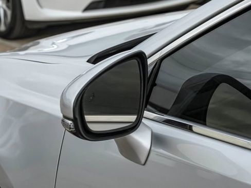 Used 2016 Lexus ES 300h image 49