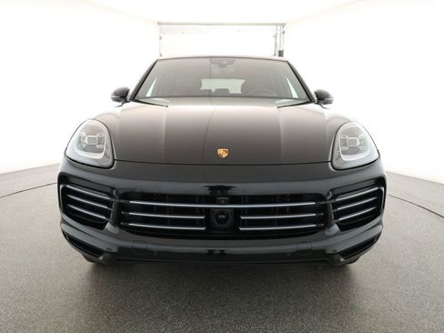 Used 2022 Porsche Cayenne image 2