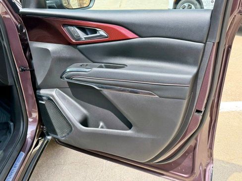 Certified 2025 Chevrolet Traverse RS w/ LPO, Floor Liner Package FWD image 21