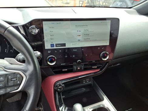 Used 2023 Lexus NX 350 AWD image 9