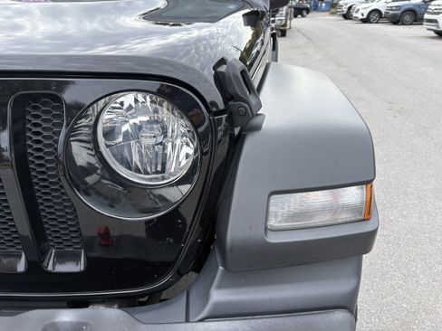 Used 2019 Jeep Wrangler Sport image 13