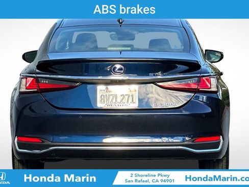 Used 2021 Lexus ES 300h w/ Premium Package image 6