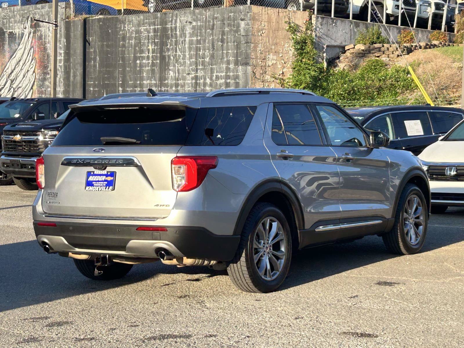 Used 2022 Ford Explorer Limited AWD/4WD image 7