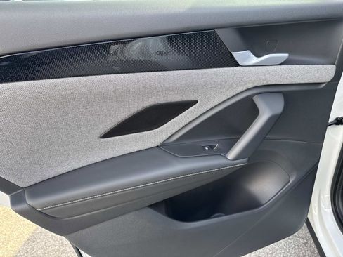 New 2026 Volkswagen Tiguan S image 10