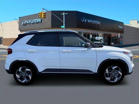 New 2026 Hyundai Venue SEL FWD image 9