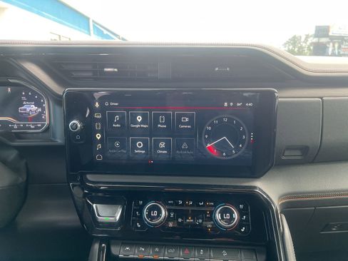 Used 2025 GMC Sierra 1500 AT4 w/ AT4 Premium Package AWD/4WD image 10
