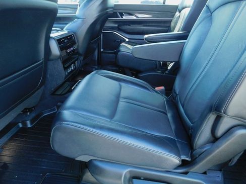 Used 2022 Jeep Wagoneer Series III w/ Flexible Seating Group image 24