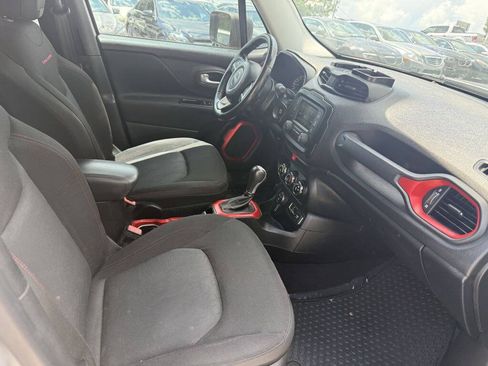 Used 2016 Jeep Renegade Trailhawk AWD/4WD image 13
