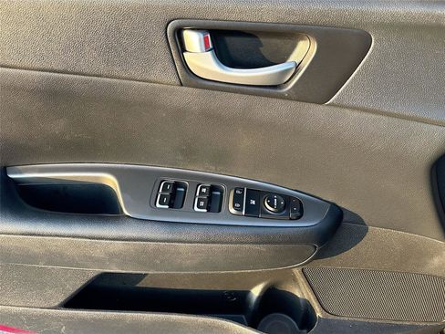 Used 2019 Kia Optima S image 18