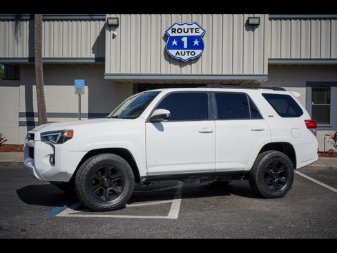 Used 2014 Toyota 4Runner SR5 image 1