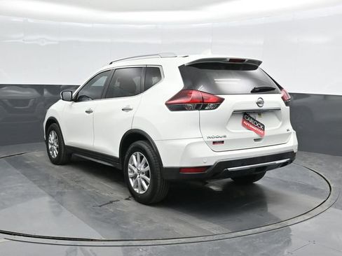 Used 2020 Nissan Rogue SV image 10
