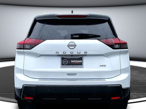 New 2026 Nissan Rogue SV FWD image 4