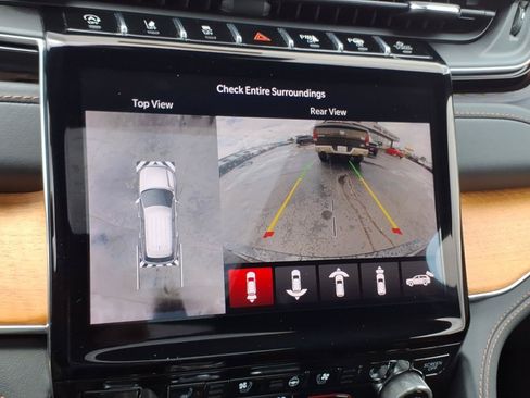 Used 2023 Jeep Grand Cherokee Summit AWD/4WD image 17