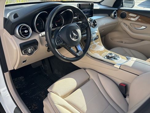 Used 2019 Mercedes-Benz GLC 300 image 8