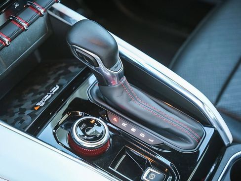 Used 2023 GMC Canyon AT4X image 22