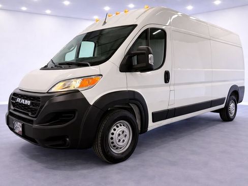 Used 2025 RAM ProMaster 2500 FWD image 5