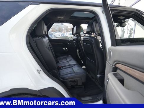 Used 2019 Land Rover Discovery HSE image 40