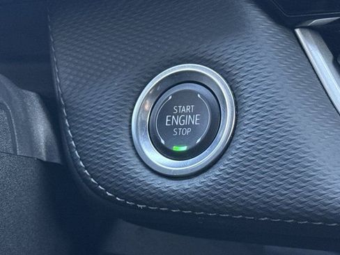 Used 2025 Chevrolet Equinox LT w/ Convenience Package II image 26