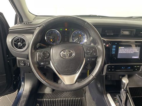 Used 2018 Toyota Corolla SE FWD image 12
