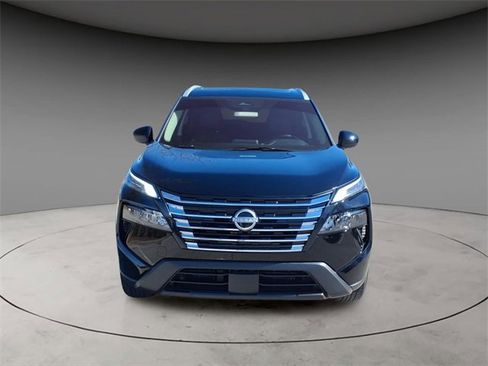 Used 2025 Nissan Rogue SV w/ SV Premium Package image 15