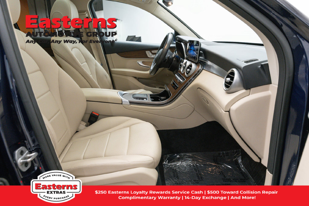 Used 2021 Mercedes-Benz GLC 300 4MATIC image 26