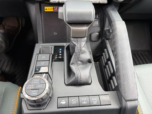 Used 2025 Toyota 4Runner Trailhunter AWD/4WD image 19