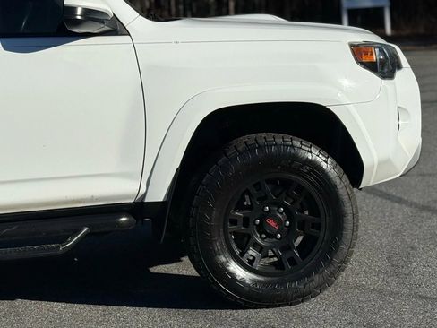 Used 2018 Toyota 4Runner TRD Off-Road image 9