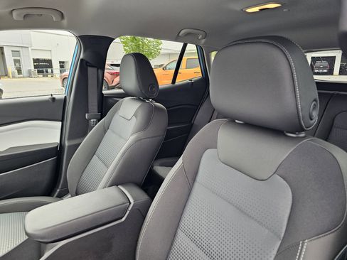 New 2026 Chevrolet Trax LT w/ Driver Confidence Package FWD image 12