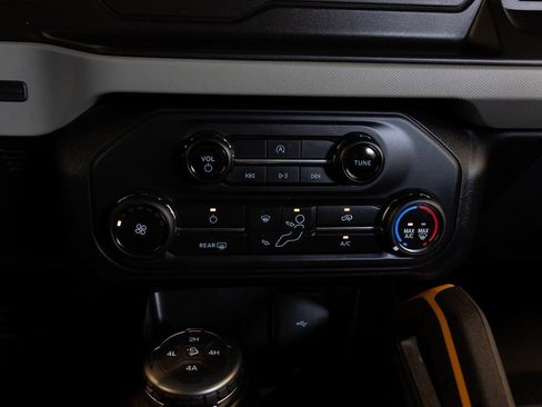 Used 2022 Ford Bronco Badlands image 34