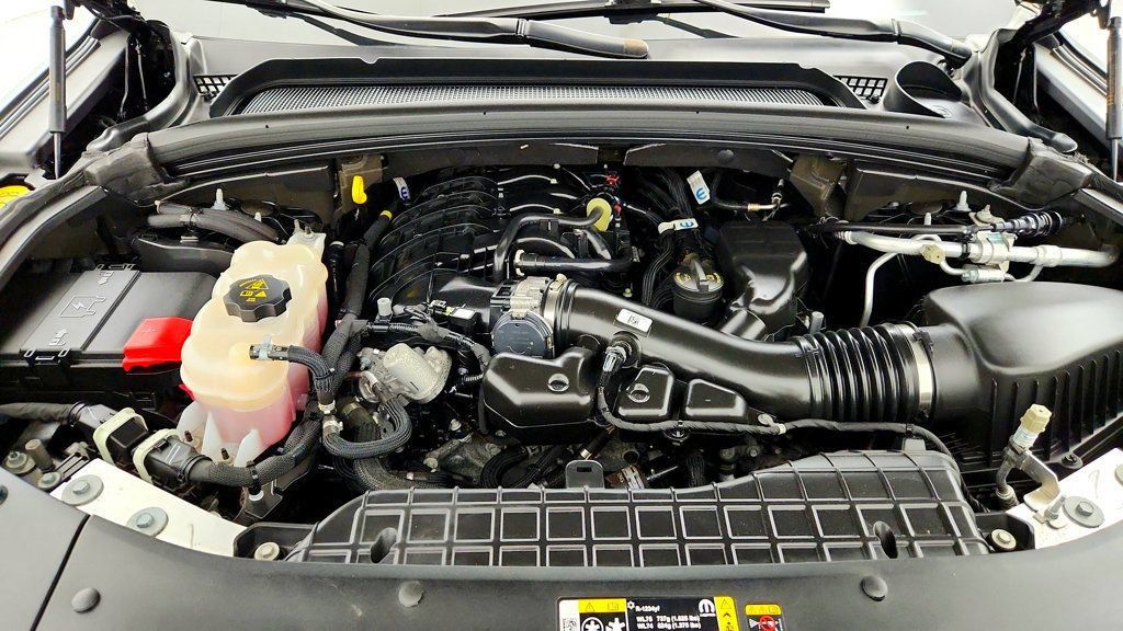Used 2023 Jeep Grand Cherokee L Limited AWD/4WD image 27