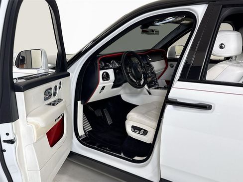 Used 2021 Rolls-Royce Cullinan AWD/4WD image 12